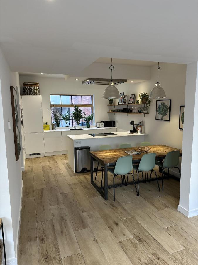 Ideal Bristol Getaway - 3 Bed Harbourside Home Стая снимка