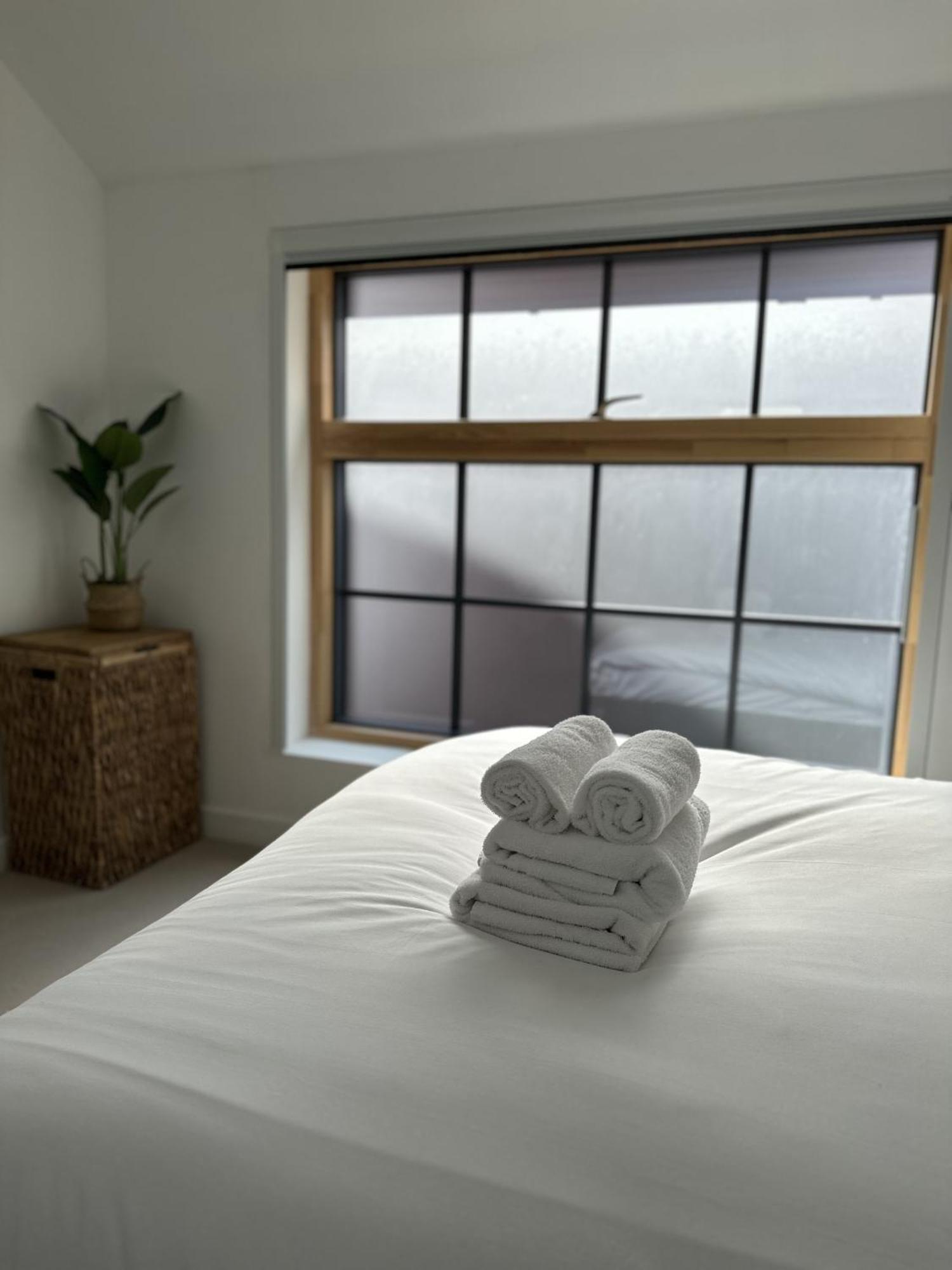 Ideal Bristol Getaway - 3 Bed Harbourside Home Стая снимка