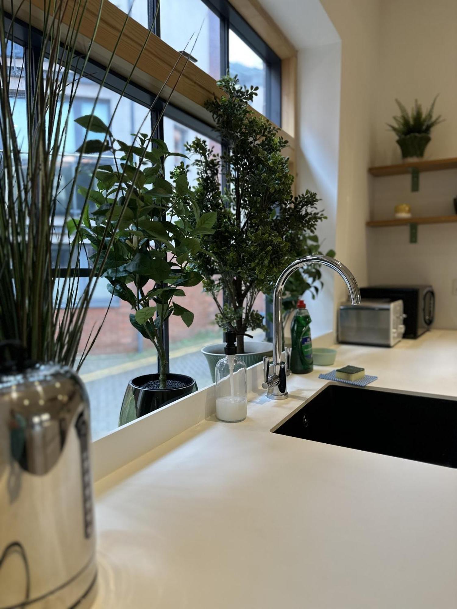Ideal Bristol Getaway - 3 Bed Harbourside Home Стая снимка