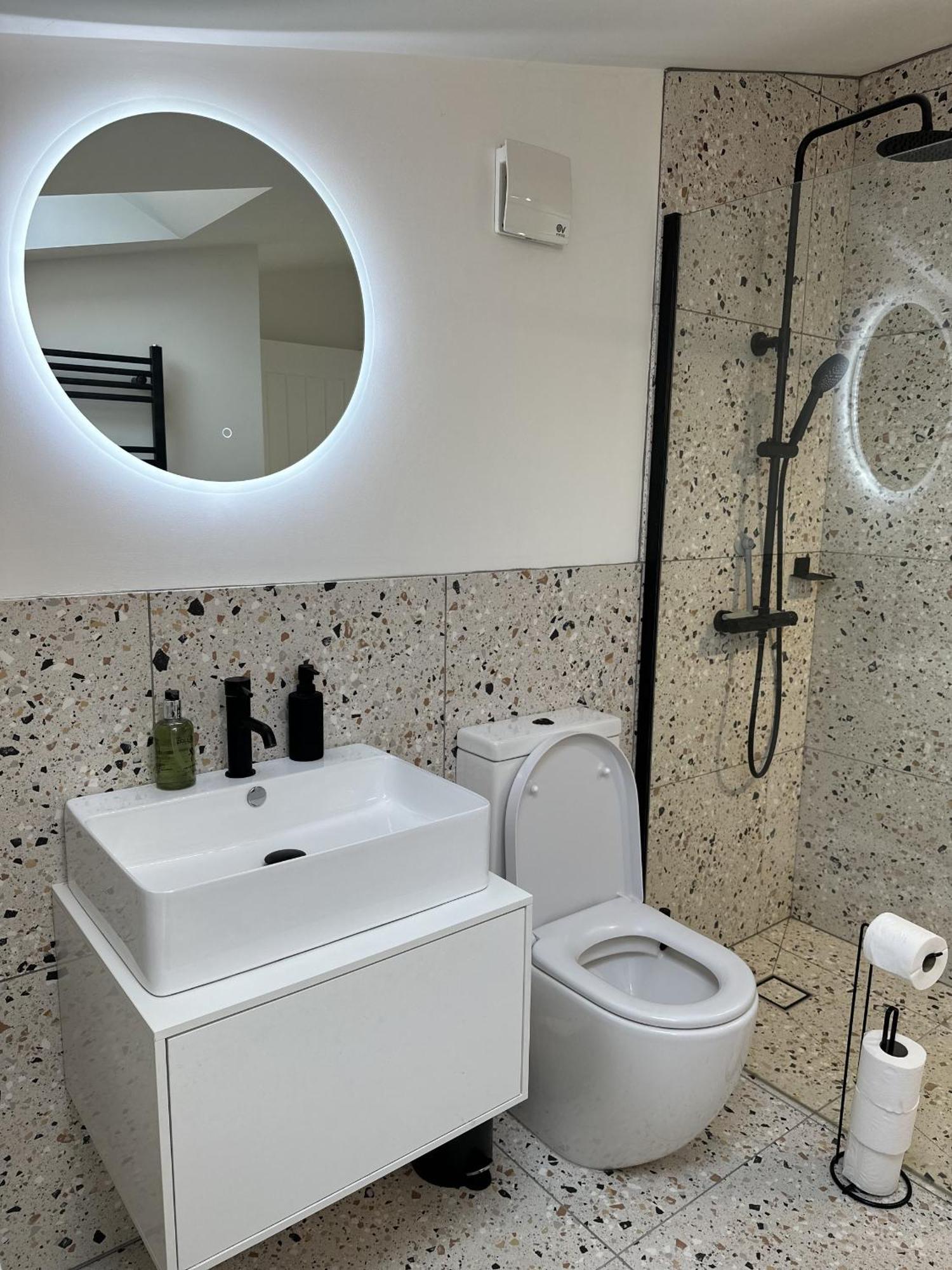 Ideal Bristol Getaway - 3 Bed Harbourside Home Стая снимка